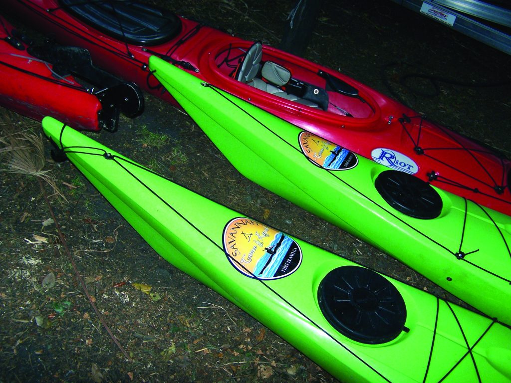 Folierung eines Kajaks mit der High-Tack-Folie ORAJET® 3951HT.